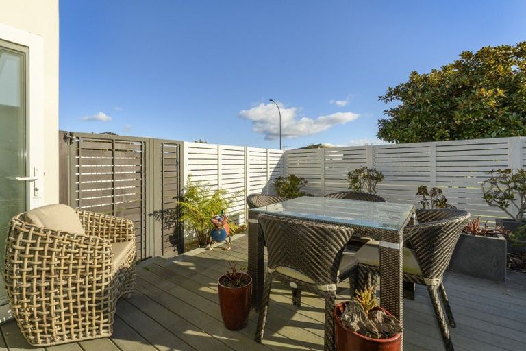 Photo of property in 16 Saint Pauls Drive, Brookfield, Tauranga, 3110