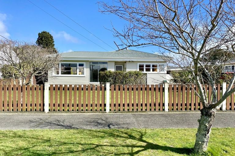 Photo of property in 6 York Avenue, Heretaunga, Upper Hutt, 5018