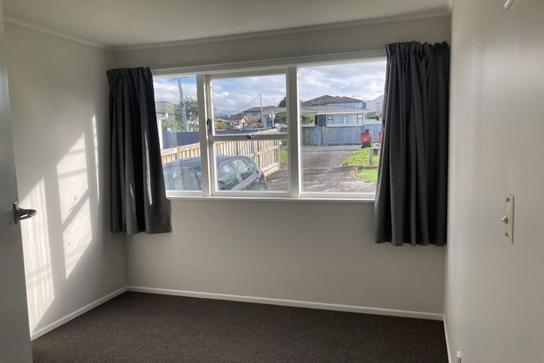 Photo of property in 15 Stamford Park Road, Mount Roskill, Auckland, 1041