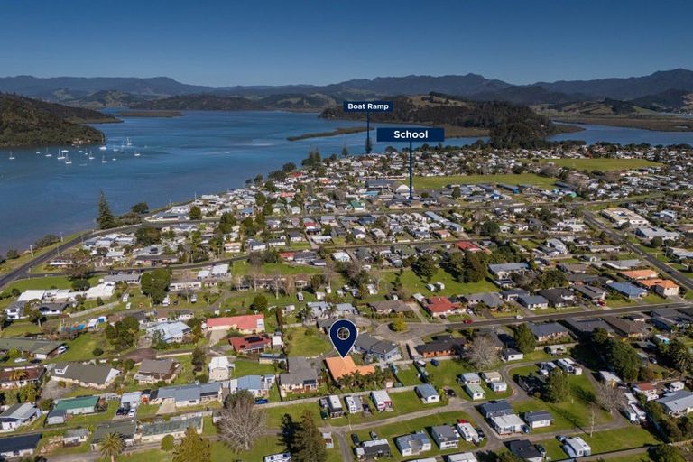 Photo of property in 19 Cobham Lane, Whitianga, 3510