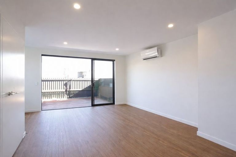 Photo of property in 2/102 Creyke Road, Ilam, Christchurch, 8041