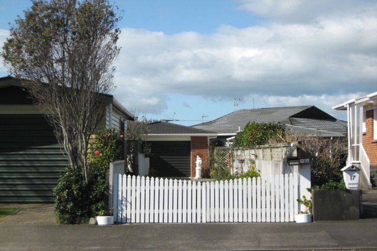 Photo of property in 15 Sanders Avenue, Westown, New Plymouth, 4310
