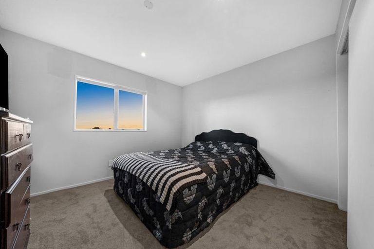 Photo of property in 10 San Fernando Way, Henderson, Auckland, 0612