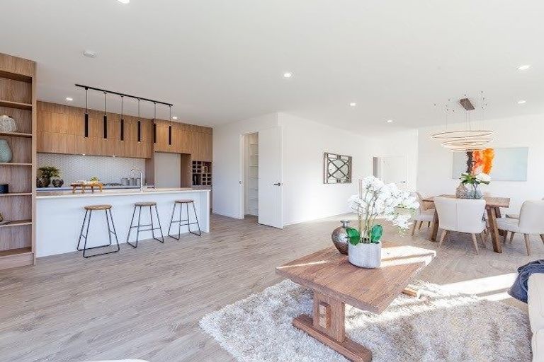 Photo of property in 12 Len Ireland Drive, Kumeu, 0810