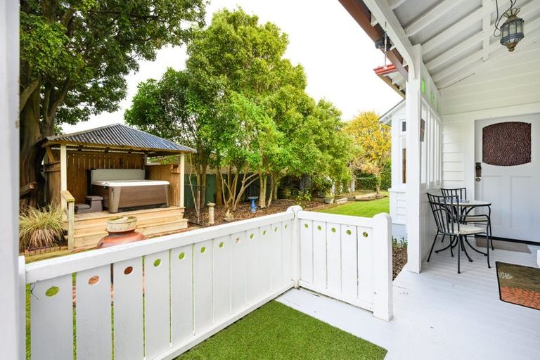 Photo of property in 74 Pitama Road, Awapuni, Palmerston North, 4412