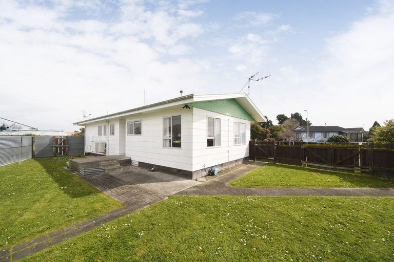 Photo of property in 10 Jupiter Street, Milson, Palmerston North, 4414