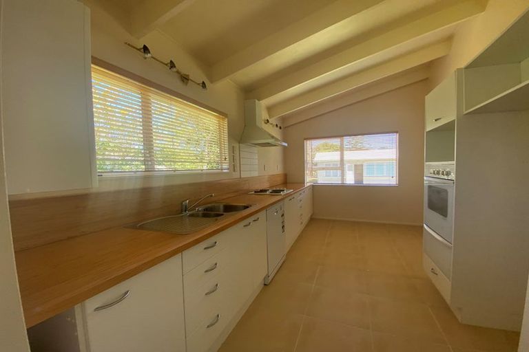 Photo of property in 165 Te Moana Road, Waikanae, 5036