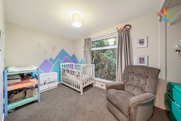 Photo of property in 28 Hollies Crescent, Johnsonville, Wellington, 6037