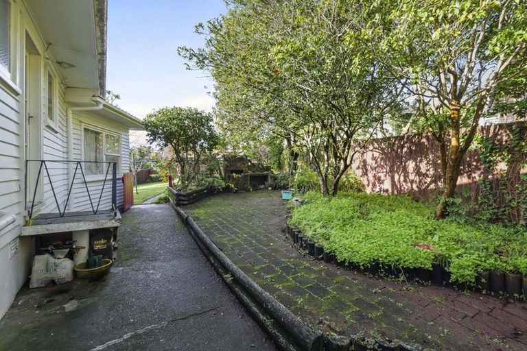 Photo of property in 33 Nevada Avenue, Pakuranga Heights, Auckland, 2010
