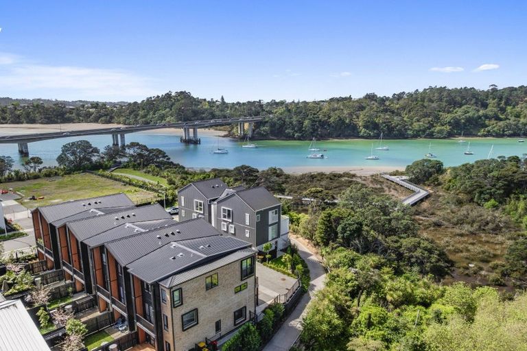 Photo of property in 5/35 Marine Parade, Hobsonville, Auckland, 0616