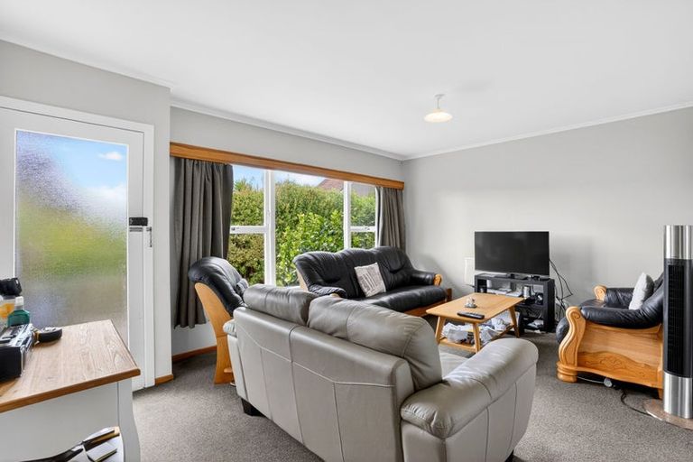 Photo of property in 2/497 Beach Road, Murrays Bay, Auckland, 0630