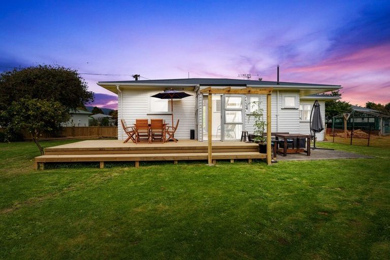 Photo of property in 9 Iti Street, Otaki, 5512