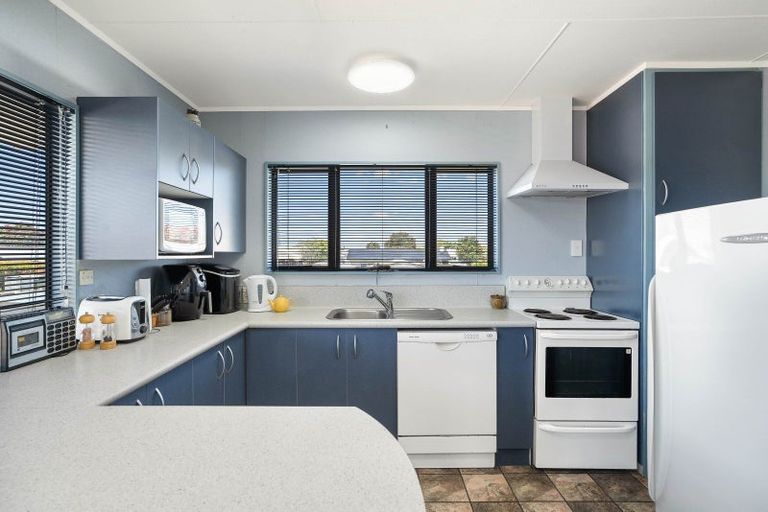 Photo of property in 112 Hampton Road, Whangamata, 3620