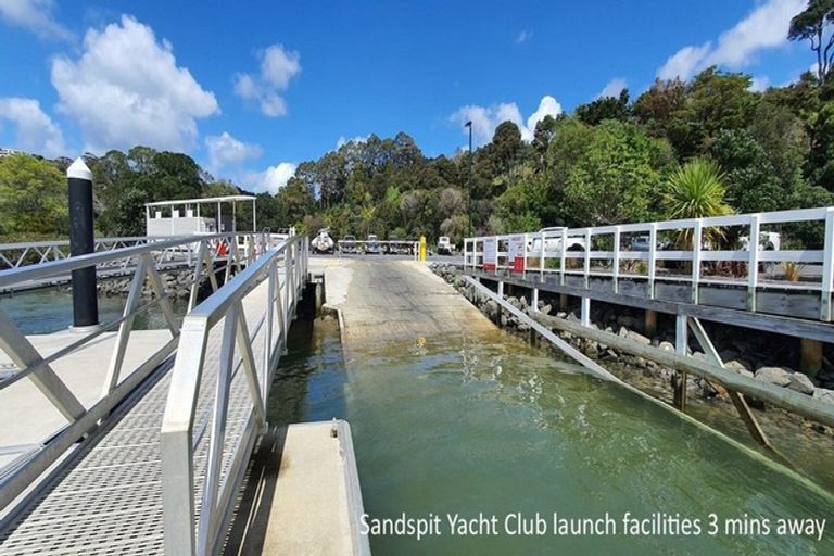 Photo of property in 61 Brick Bay Drive, Sandspit, Warkworth, 0982