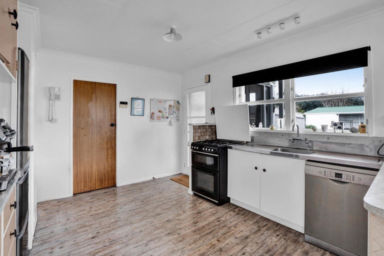 Photo of property in 5815 South Road, Rahotu, Opunake, 4684