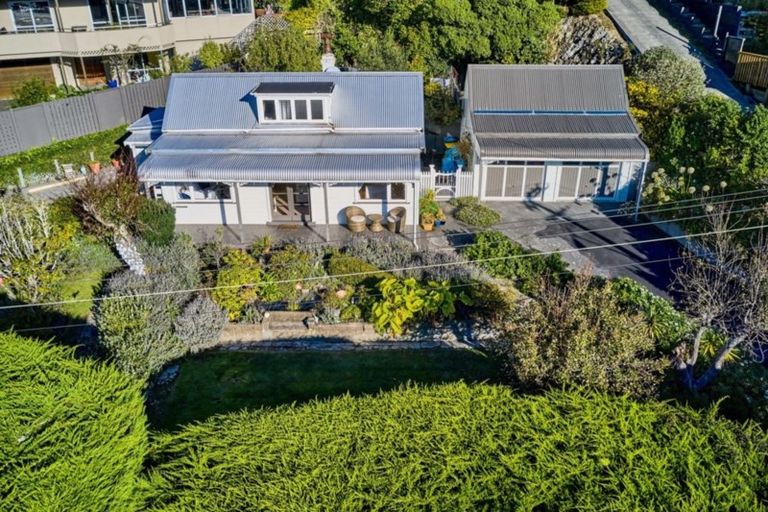 Photo of property in 88 Paremata Road, Paremata, Porirua, 5024