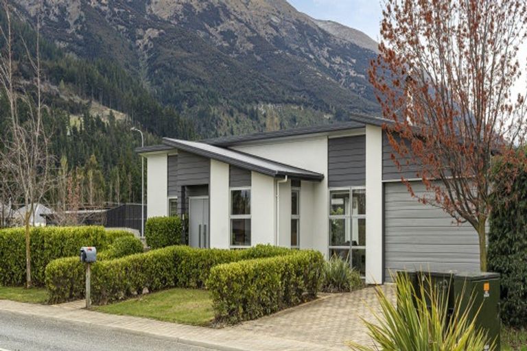 Photo of property in 13 Timsfield Drive, Lake Hawea, Wanaka, 9382