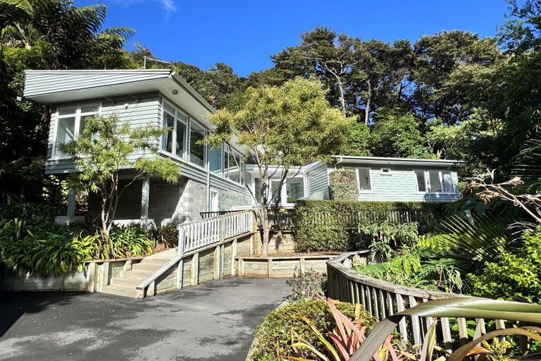Photo of property in 2 Huia Road, Days Bay, Lower Hutt, 5013