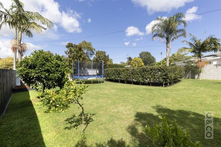 Photo of property in 15 Albert Street, Riverhead, 0820