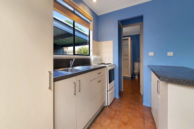 Photo of property in 28 Middlemore Crescent, Papatoetoe, Auckland, 2025