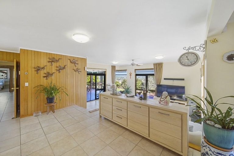 Photo of property in 307 Kaipara Road, Papakura, 2582