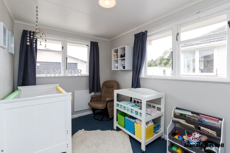 Photo of property in 83 Grey Street, Shannon, 4821