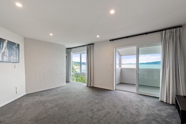 Photo of property in 5 Rangiuru Road, Mahina Bay, Lower Hutt, 5013