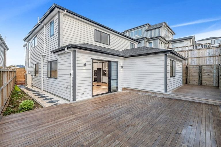 Photo of property in 48 Elevation Street, Flat Bush, Auckland, 2019