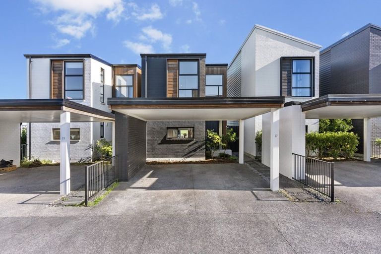 Photo of property in 17 Battalion Drive, Papakura, 2110