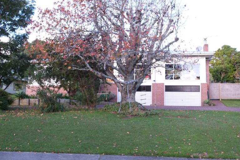 Photo of property in 1 Sea View Terrace, Cockle Bay, Auckland, 2014