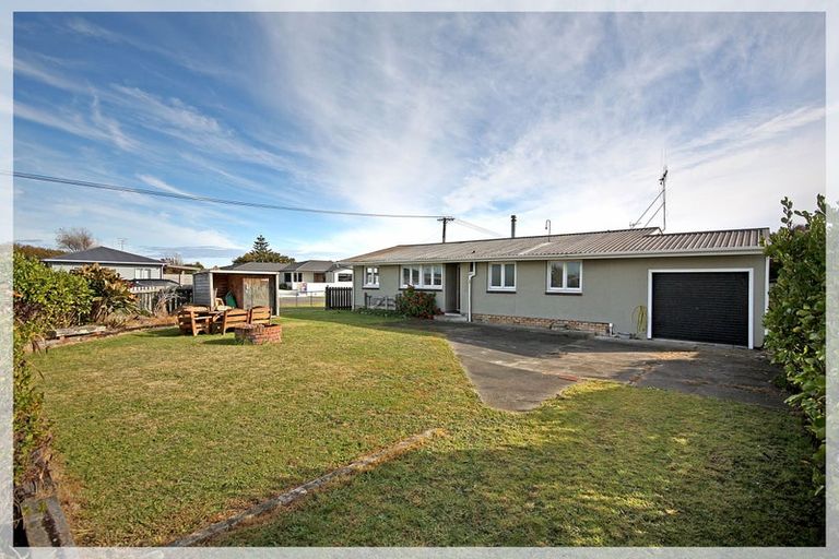 Photo of property in 19 Linklater Avenue, Foxton Beach, Foxton, 4815