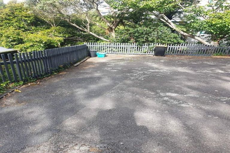 Photo of property in 2/8 Narbada Crescent, Khandallah, Wellington, 6035