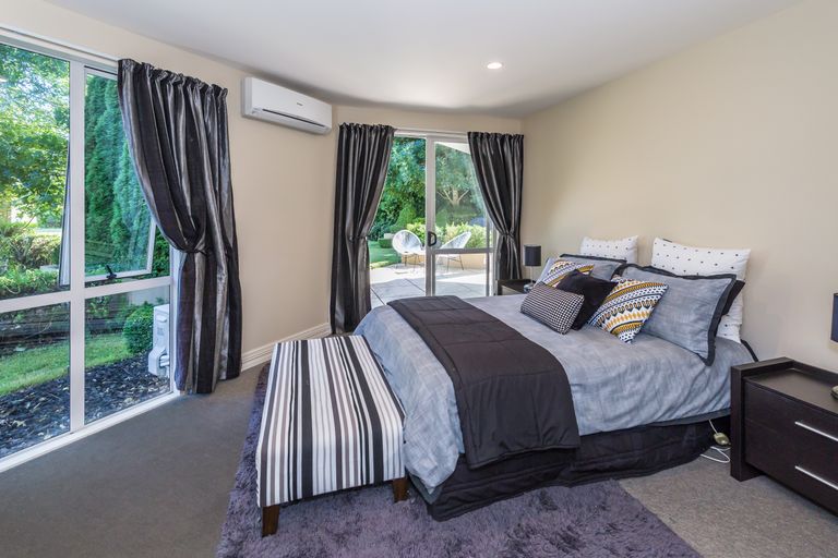 Photo of property in 6 Leabridge Mews, Harewood, Christchurch, 8051