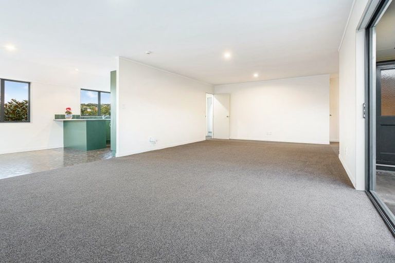 Photo of property in 1/35 Eastglen Road, Glen Eden, Auckland, 0602