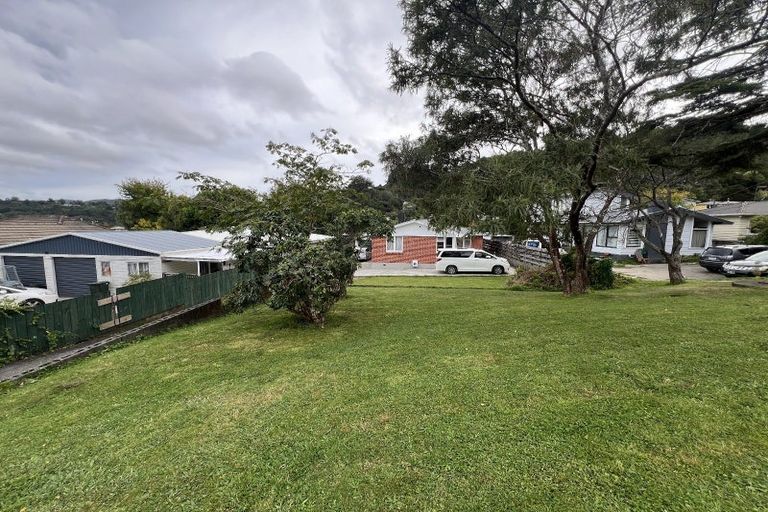 Photo of property in 36 Lowry Crescent, Stokes Valley, Lower Hutt, 5019