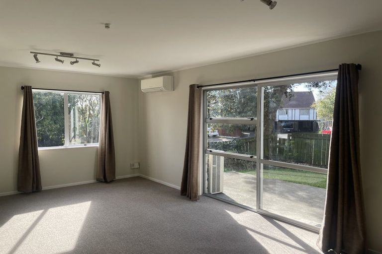 Photo of property in 2/37 Seabrook Avenue, New Lynn, Auckland, 0600