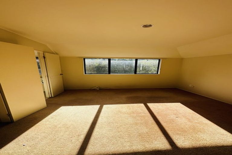 Photo of property in 2/32 Centorian Drive, Windsor Park, Auckland, 0632