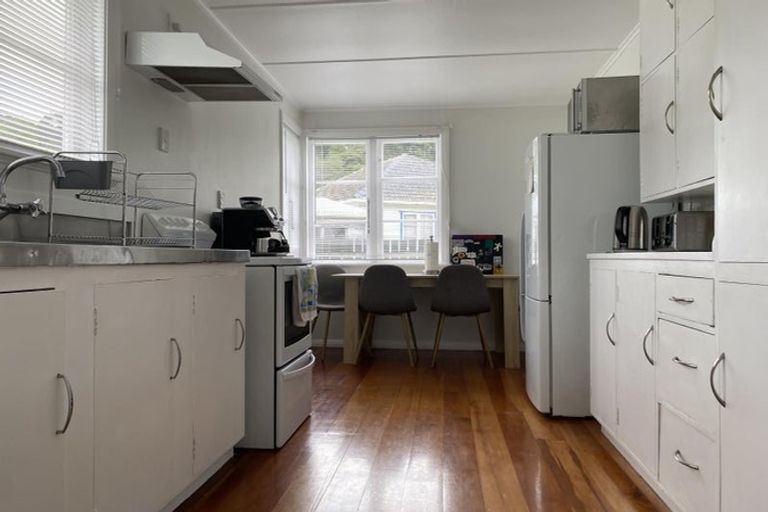 Photo of property in 29 Newcombe Street, Naenae, Lower Hutt, 5011