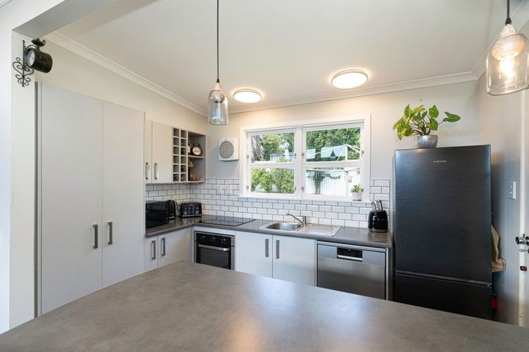 Photo of property in 8 Royal Place, Levin, 5510