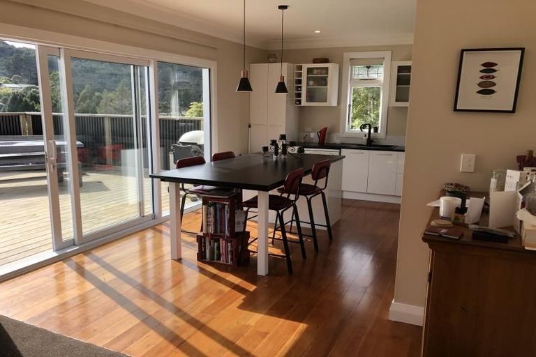 Photo of property in 6 Avro Road, Blue Mountains, Upper Hutt, 5371