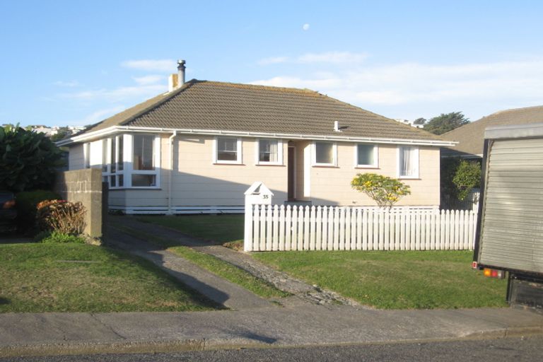 Photo of property in 35 Mana Avenue, Titahi Bay, Porirua, 5022