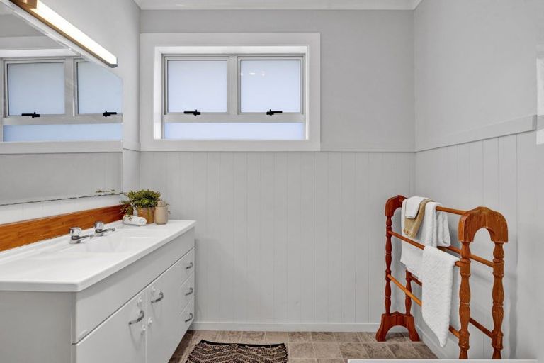 Photo of property in 16 Puni Street, Fitzroy, New Plymouth, 4312