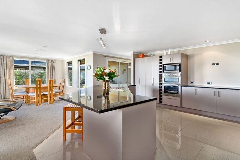 Photo of property in 19 Montgomery Crescent, Kinloch, Taupo, 3377