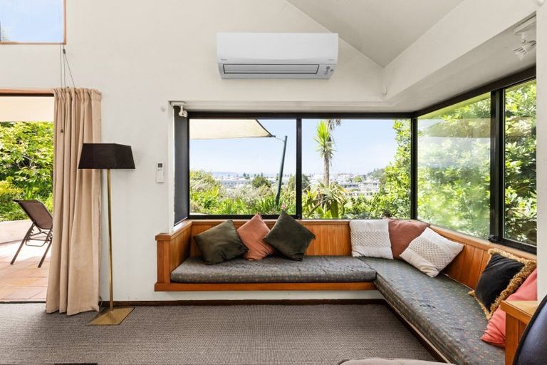 Photo of property in 15 Hospital Lane, Hospital Hill, Napier, 4110