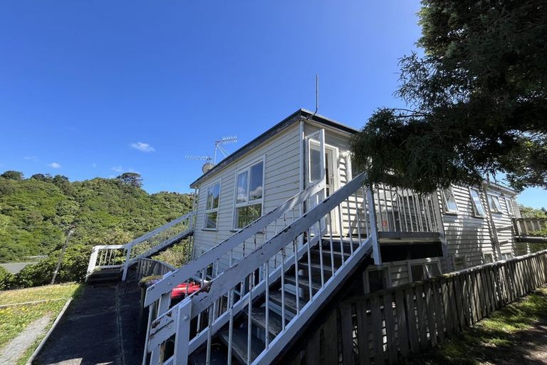 Photo of property in 15a Rakeiora Grove, Korokoro, Lower Hutt, 5012
