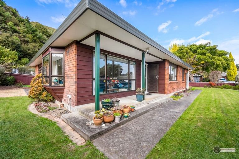 Photo of property in 31 Tyndall Street, Waiwhetu, Lower Hutt, 5010