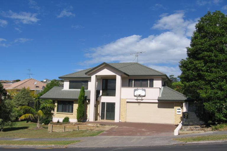 Photo of property in 48 Goldfinch Rise, Unsworth Heights, Auckland, 0632