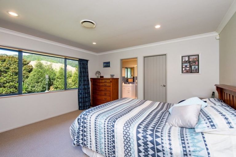 Photo of property in 62 Mahaki Road, Nikau Valley, Paraparaumu, 5032