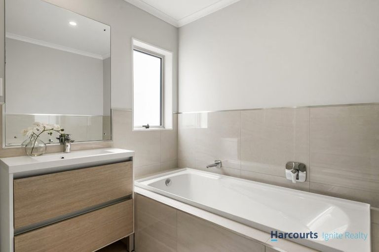 Photo of property in 7 Samuel Cassidy Avenue, Swanson, Auckland, 0614