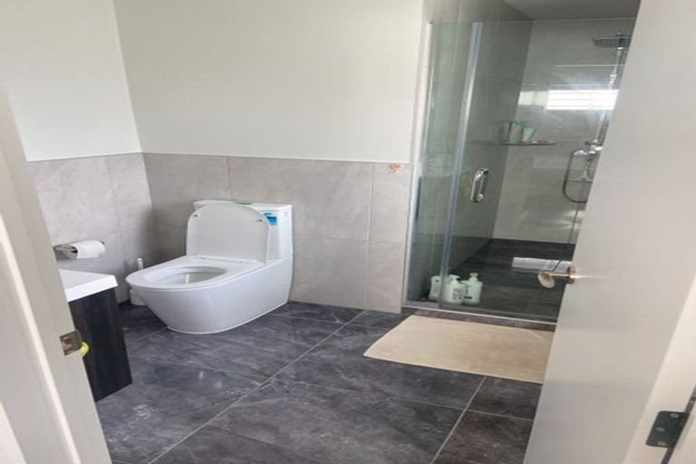 Photo of property in 49b Andrew Road, Howick, Auckland, 2010